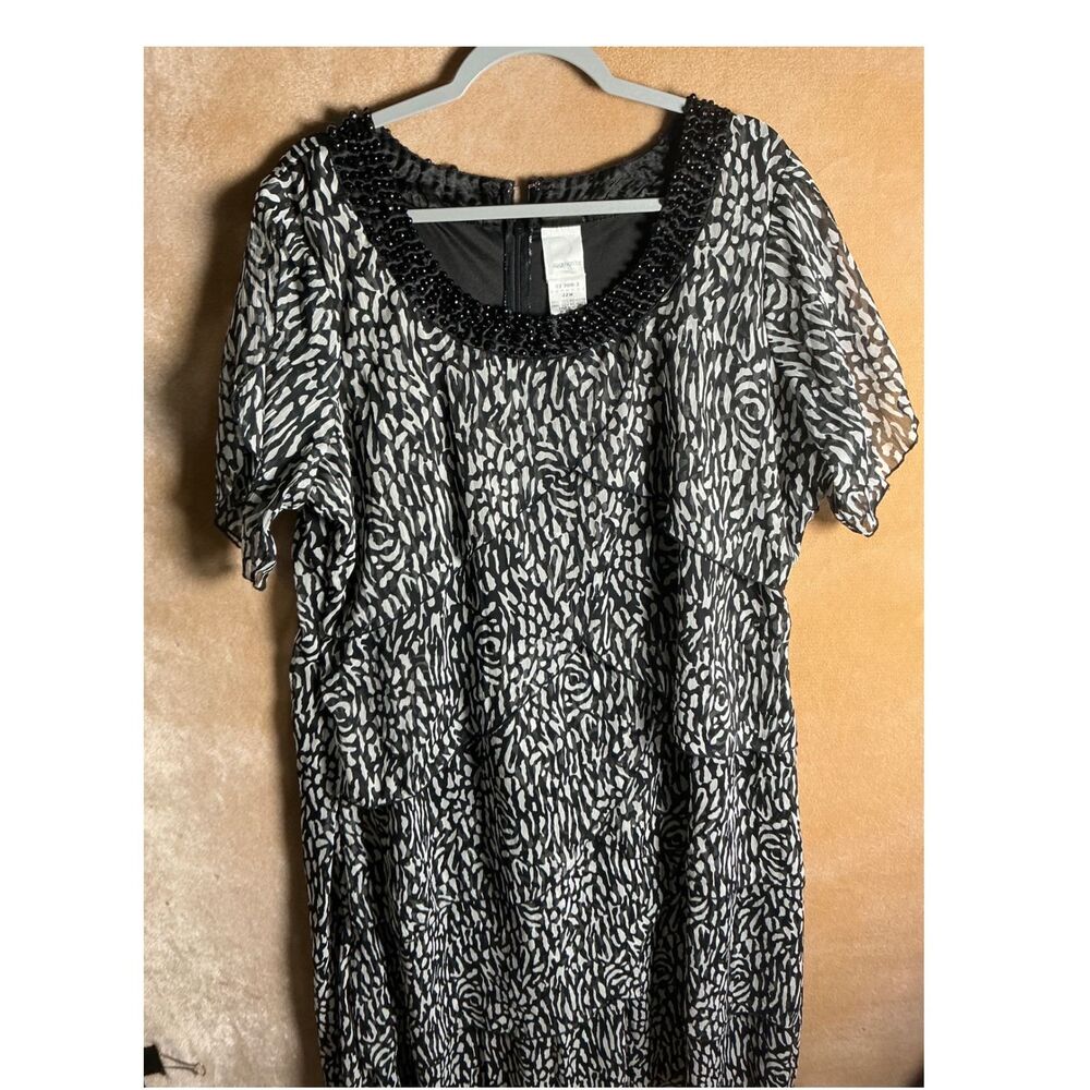 Roamans Womens 22W Black‎ White Abstract Print Beaded Neck Short Sleeve Dress